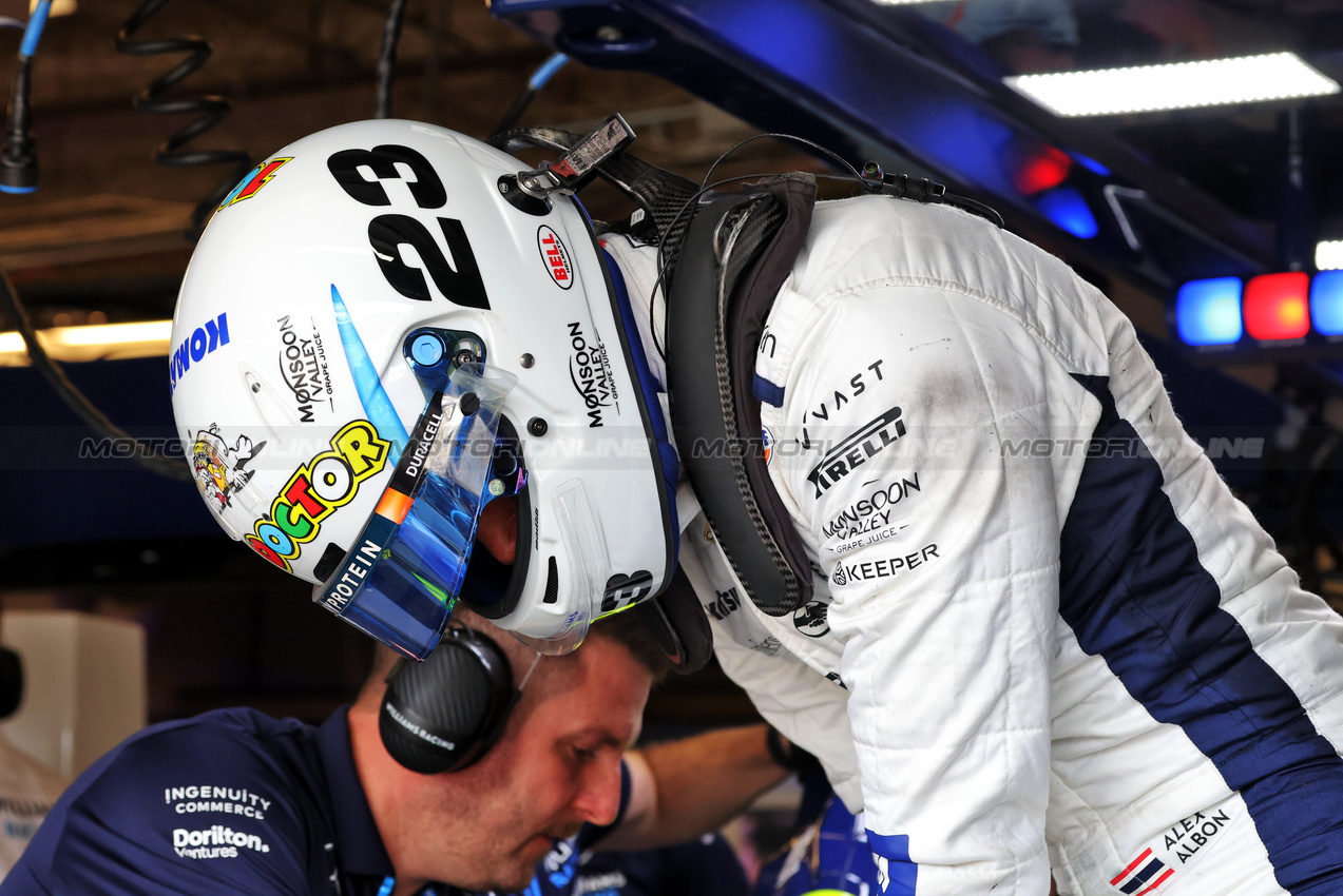 GP STATI UNITI, Alexander Albon (THA) Williams Racing FW46.

18.10.2024. Formula 1 World Championship, Rd 19, United States Grand Prix, Austin, Texas, USA, Sprint Qualifiche Day

- www.xpbimages.com, EMail: requests@xpbimages.com © Copyright: Bearne / XPB Images