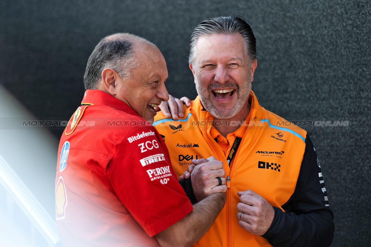 GP STATI UNITI, (L to R): Frederic Vasseur (FRA) Ferrari Team Principal with Zak Brown (USA) McLaren Executive Director.

18.10.2024. Formula 1 World Championship, Rd 19, United States Grand Prix, Austin, Texas, USA, Sprint Qualifiche Day

- www.xpbimages.com, EMail: requests@xpbimages.com © Copyright: Price / XPB Images