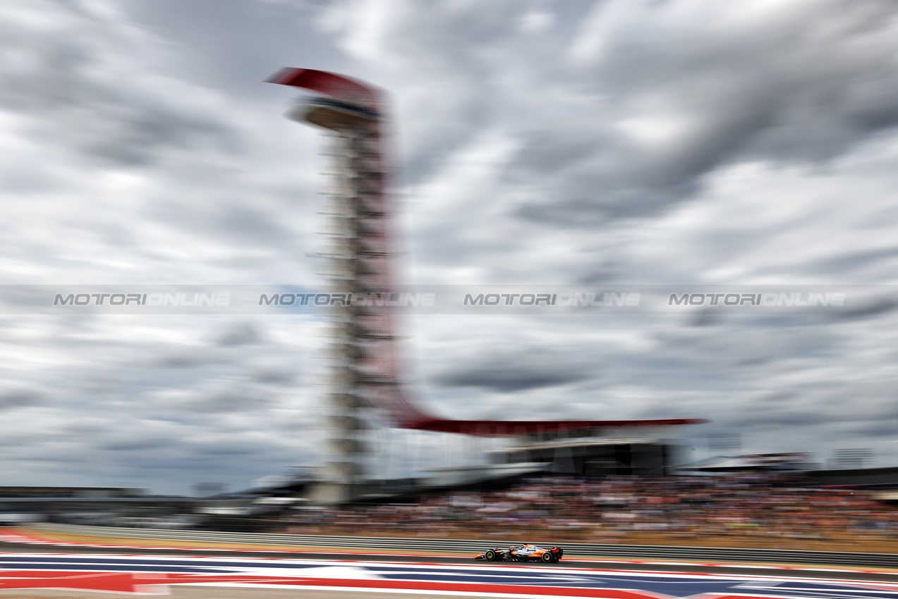 GP STATI UNITI, Oscar Piastri (AUS) McLaren MCL38.

18.10.2024. Formula 1 World Championship, Rd 19, United States Grand Prix, Austin, Texas, USA, Sprint Qualifiche Day

 - www.xpbimages.com, EMail: requests@xpbimages.com © Copyright: Coates / XPB Images