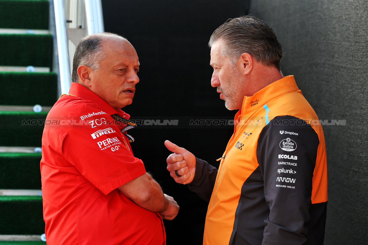 GP STATI UNITI, (L to R): Frederic Vasseur (FRA) Ferrari Team Principal with Zak Brown (USA) McLaren Executive Director.

18.10.2024. Formula 1 World Championship, Rd 19, United States Grand Prix, Austin, Texas, USA, Sprint Qualifiche Day

- www.xpbimages.com, EMail: requests@xpbimages.com © Copyright: Moy / XPB Images