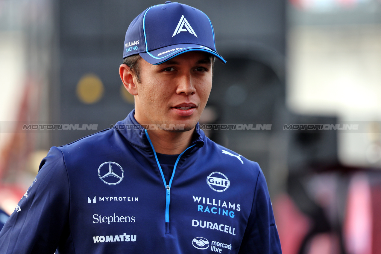 GP STATI UNITI, Alexander Albon (THA) Williams Racing.

18.10.2024. Formula 1 World Championship, Rd 19, United States Grand Prix, Austin, Texas, USA, Sprint Qualifiche Day

 - www.xpbimages.com, EMail: requests@xpbimages.com © Copyright: Rew / XPB Images