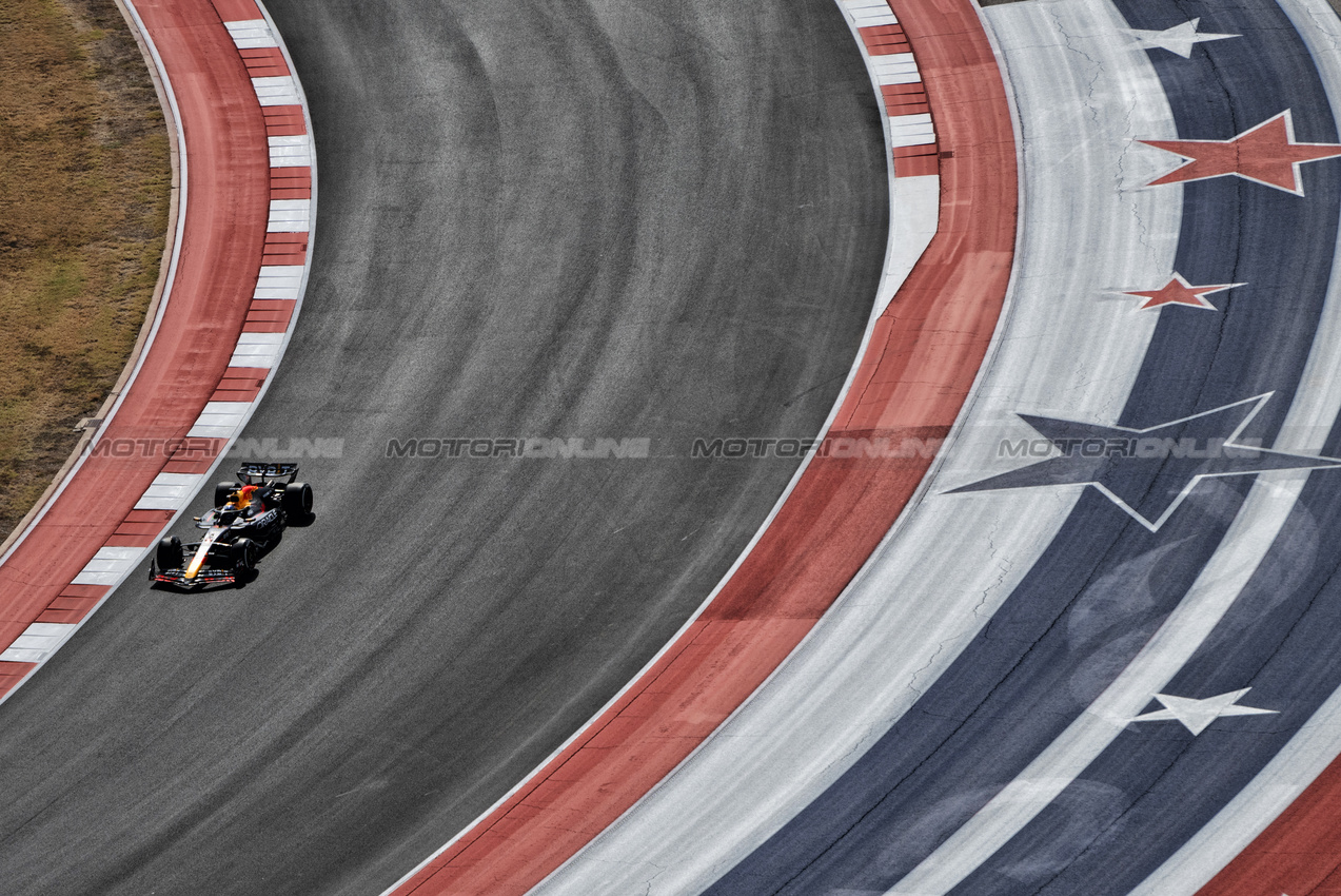 GP STATI UNITI, Max Verstappen (NLD) Red Bull Racing RB20.

18.10.2024. Formula 1 World Championship, Rd 19, United States Grand Prix, Austin, Texas, USA, Sprint Qualifiche Day

- www.xpbimages.com, EMail: requests@xpbimages.com © Copyright: Price / XPB Images