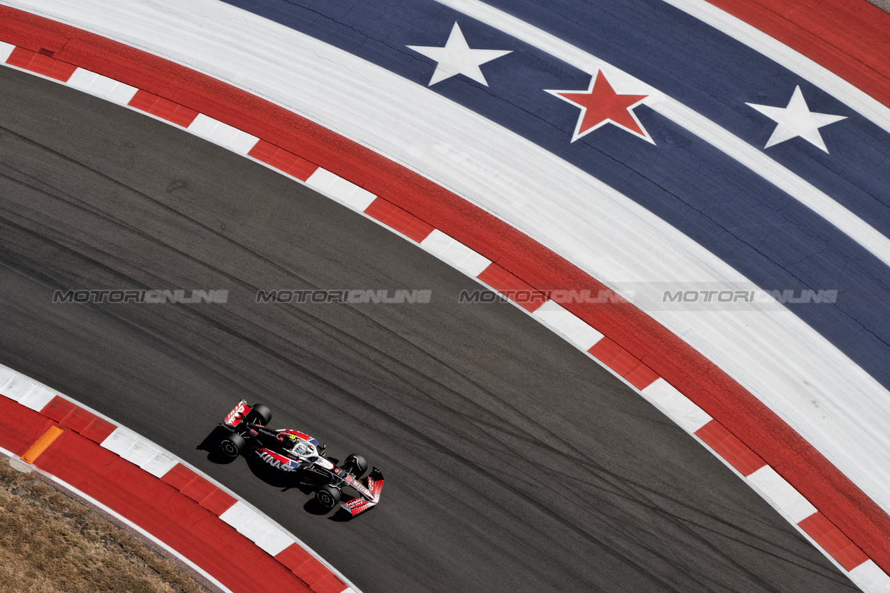 GP STATI UNITI, Nico Hulkenberg (GER) Haas VF-24.

18.10.2024. Formula 1 World Championship, Rd 19, United States Grand Prix, Austin, Texas, USA, Sprint Qualifiche Day

- www.xpbimages.com, EMail: requests@xpbimages.com © Copyright: Price / XPB Images