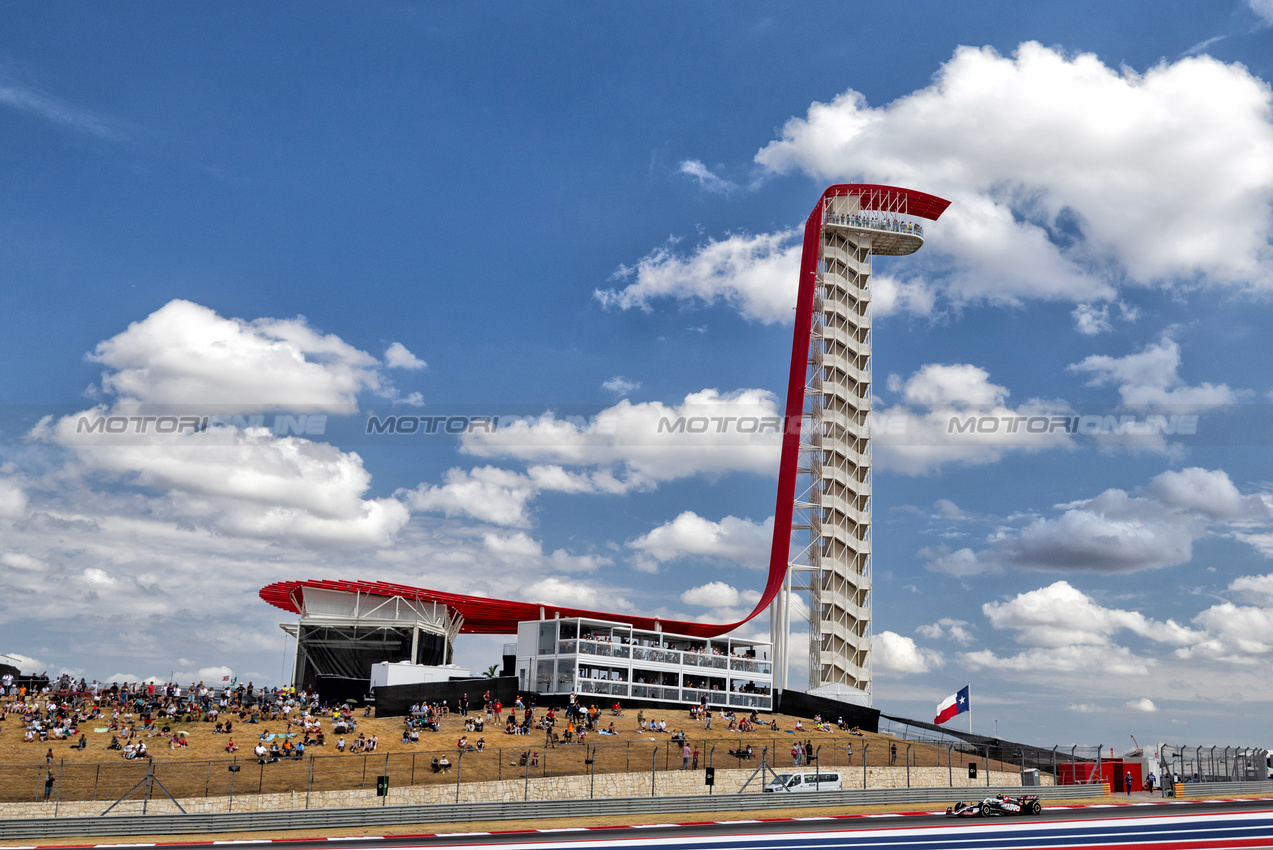 GP STATI UNITI, Nico Hulkenberg (GER) Haas VF-24.

18.10.2024. Formula 1 World Championship, Rd 19, United States Grand Prix, Austin, Texas, USA, Sprint Qualifiche Day

 - www.xpbimages.com, EMail: requests@xpbimages.com © Copyright: Rew / XPB Images