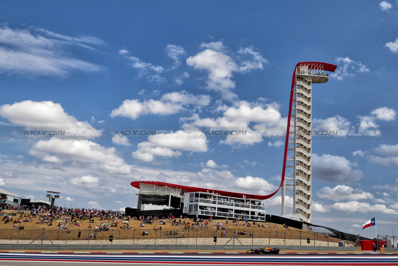 GP STATI UNITI, Max Verstappen (NLD) Red Bull Racing RB20.

18.10.2024. Formula 1 World Championship, Rd 19, United States Grand Prix, Austin, Texas, USA, Sprint Qualifiche Day

 - www.xpbimages.com, EMail: requests@xpbimages.com © Copyright: Rew / XPB Images