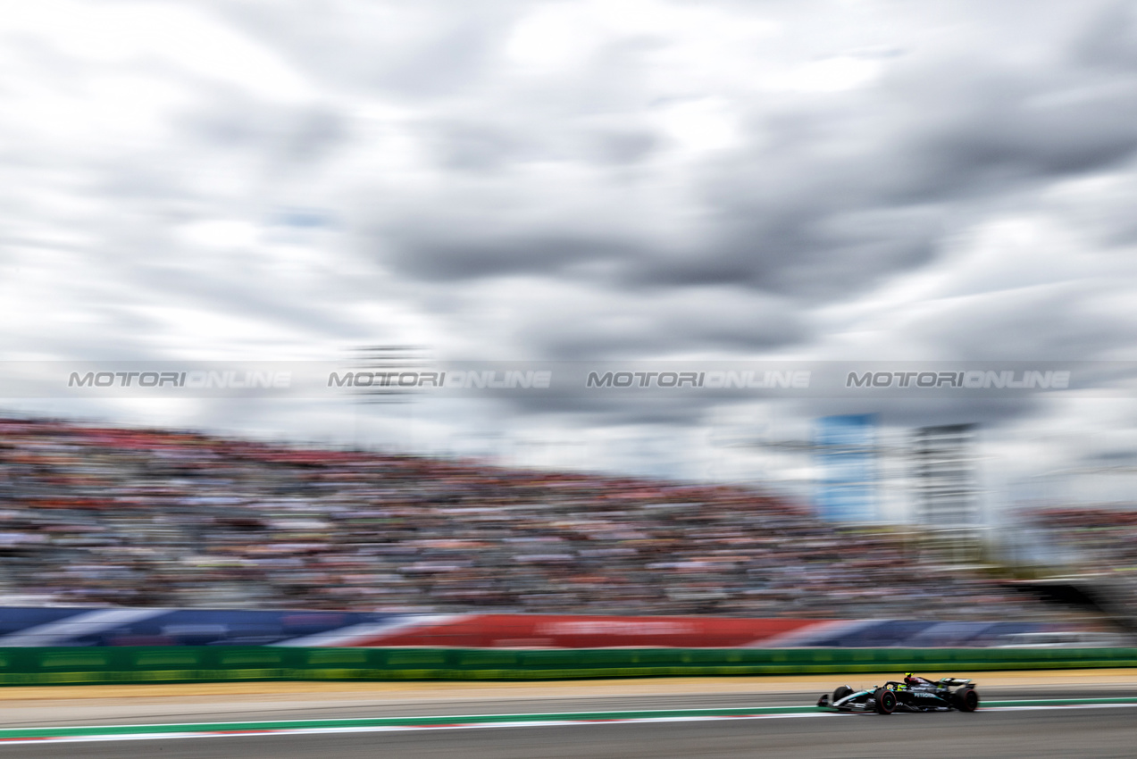 GP STATI UNITI, Lewis Hamilton (GBR) Mercedes AMG F1 W15.

18.10.2024. Formula 1 World Championship, Rd 19, United States Grand Prix, Austin, Texas, USA, Sprint Qualifiche Day

 - www.xpbimages.com, EMail: requests@xpbimages.com © Copyright: Rew / XPB Images