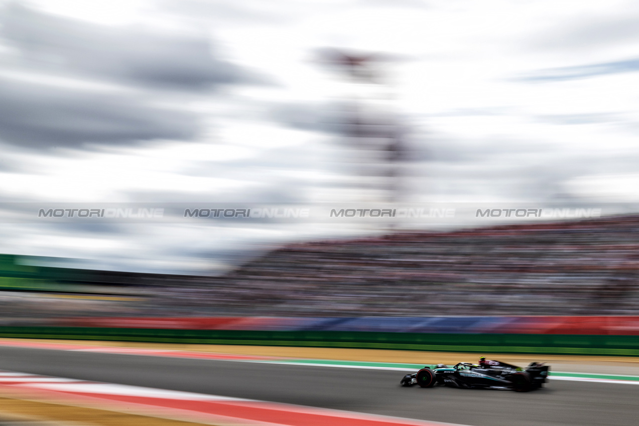 GP STATI UNITI, Lewis Hamilton (GBR) Mercedes AMG F1 W15.

18.10.2024. Formula 1 World Championship, Rd 19, United States Grand Prix, Austin, Texas, USA, Sprint Qualifiche Day

 - www.xpbimages.com, EMail: requests@xpbimages.com © Copyright: Rew / XPB Images