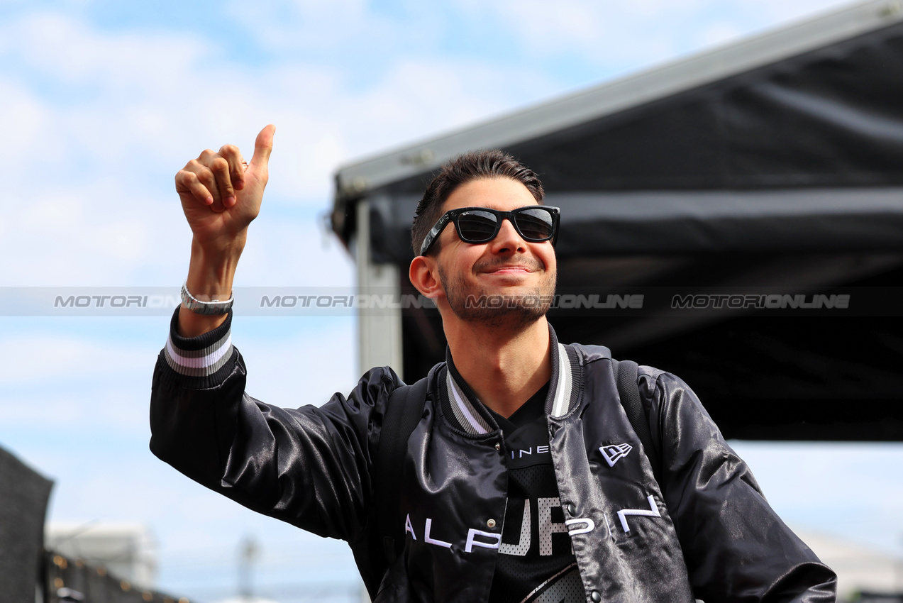 GP STATI UNITI, Esteban Ocon (FRA) Alpine F1 Team.

18.10.2024. Formula 1 World Championship, Rd 19, United States Grand Prix, Austin, Texas, USA, Sprint Qualifiche Day

 - www.xpbimages.com, EMail: requests@xpbimages.com © Copyright: Rew / XPB Images