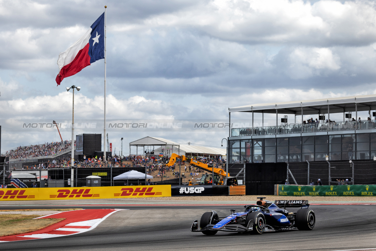 GP STATI UNITI, Alexander Albon (THA) Williams Racing FW46.

18.10.2024. Formula 1 World Championship, Rd 19, United States Grand Prix, Austin, Texas, USA, Sprint Qualifiche Day

 - www.xpbimages.com, EMail: requests@xpbimages.com © Copyright: Rew / XPB Images