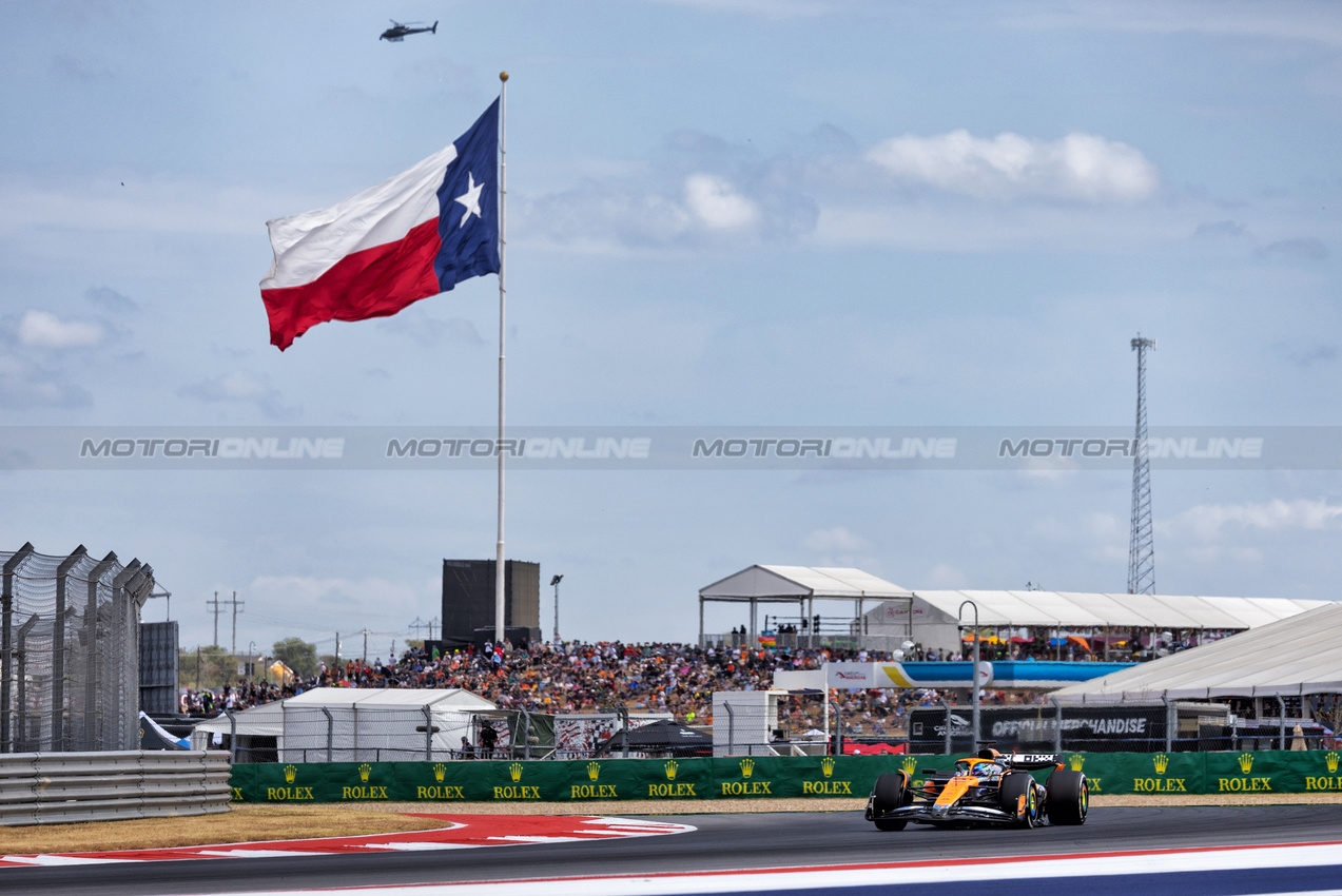 GP STATI UNITI, Oscar Piastri (AUS) McLaren MCL38.

18.10.2024. Formula 1 World Championship, Rd 19, United States Grand Prix, Austin, Texas, USA, Sprint Qualifiche Day

 - www.xpbimages.com, EMail: requests@xpbimages.com © Copyright: Rew / XPB Images