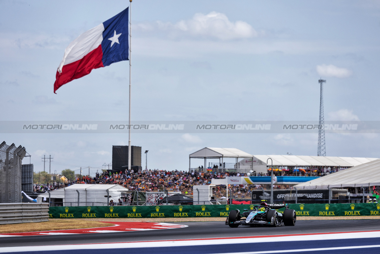 GP STATI UNITI, Lewis Hamilton (GBR) Mercedes AMG F1 W15.

18.10.2024. Formula 1 World Championship, Rd 19, United States Grand Prix, Austin, Texas, USA, Sprint Qualifiche Day

 - www.xpbimages.com, EMail: requests@xpbimages.com © Copyright: Rew / XPB Images