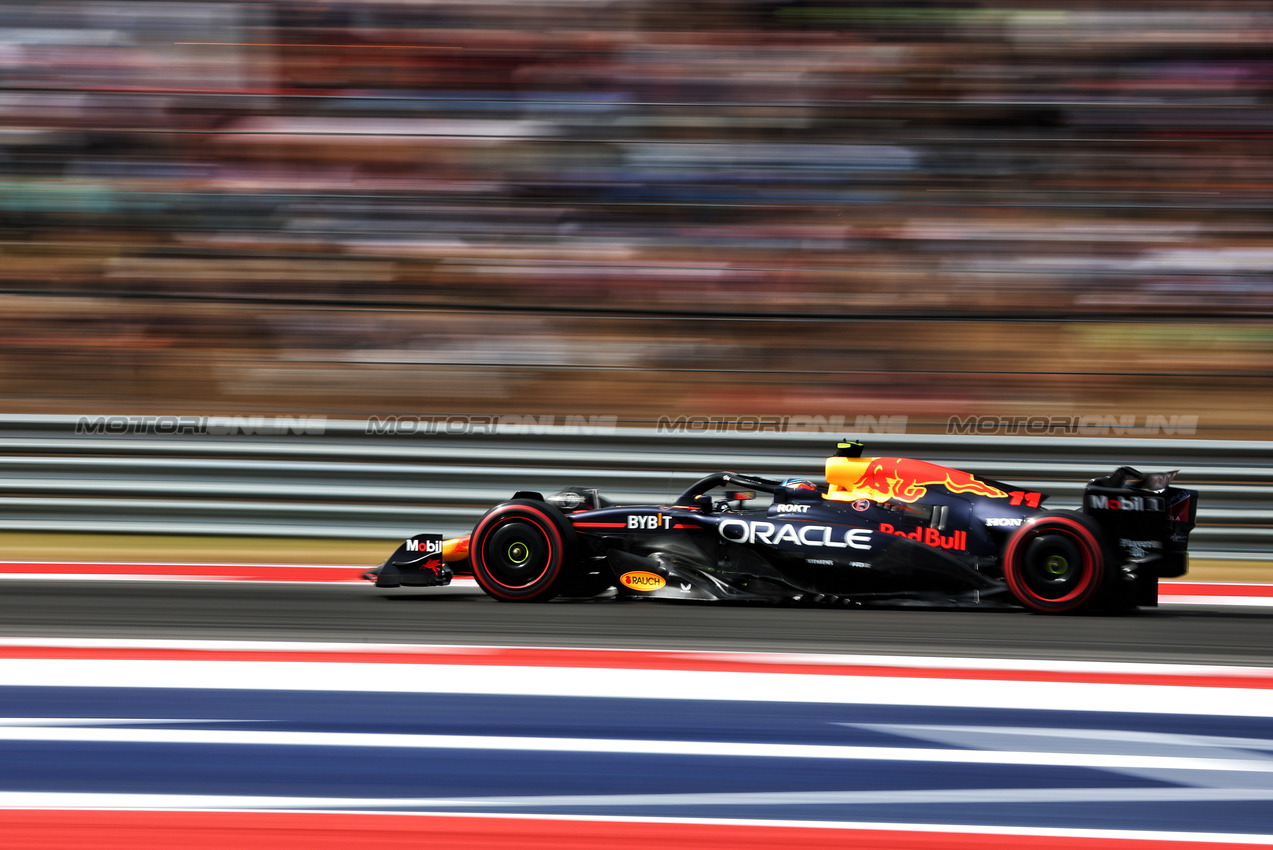 GP STATI UNITI, Sergio Perez (MEX) Red Bull Racing RB20.

18.10.2024. Formula 1 World Championship, Rd 19, United States Grand Prix, Austin, Texas, USA, Sprint Qualifiche Day

 - www.xpbimages.com, EMail: requests@xpbimages.com © Copyright: Coates / XPB Images