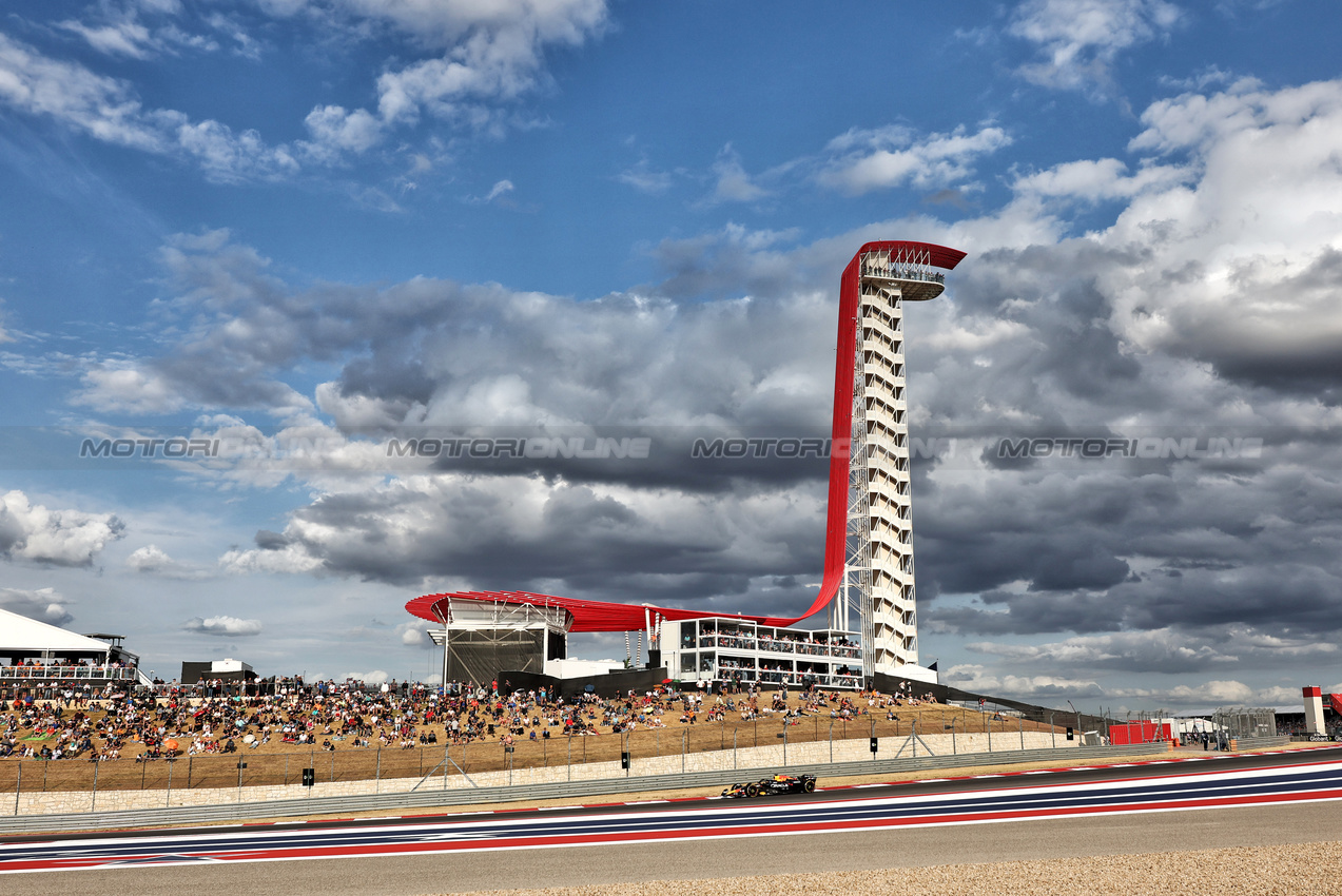 GP STATI UNITI, Max Verstappen (NLD) Red Bull Racing RB20.

18.10.2024. Formula 1 World Championship, Rd 19, United States Grand Prix, Austin, Texas, USA, Sprint Qualifiche Day

- www.xpbimages.com, EMail: requests@xpbimages.com © Copyright: Moy / XPB Images