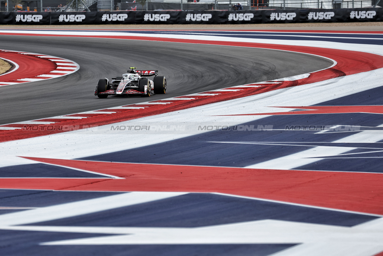 GP STATI UNITI, Nico Hulkenberg (GER) Haas VF-24.

18.10.2024. Formula 1 World Championship, Rd 19, United States Grand Prix, Austin, Texas, USA, Sprint Qualifiche Day

- www.xpbimages.com, EMail: requests@xpbimages.com © Copyright: Moy / XPB Images