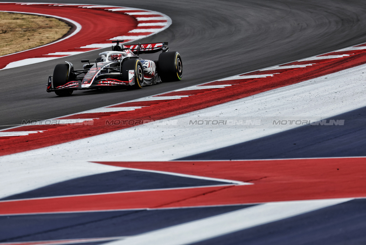 GP STATI UNITI, Kevin Magnussen (DEN) Haas VF-24.

18.10.2024. Formula 1 World Championship, Rd 19, United States Grand Prix, Austin, Texas, USA, Sprint Qualifiche Day

- www.xpbimages.com, EMail: requests@xpbimages.com © Copyright: Moy / XPB Images