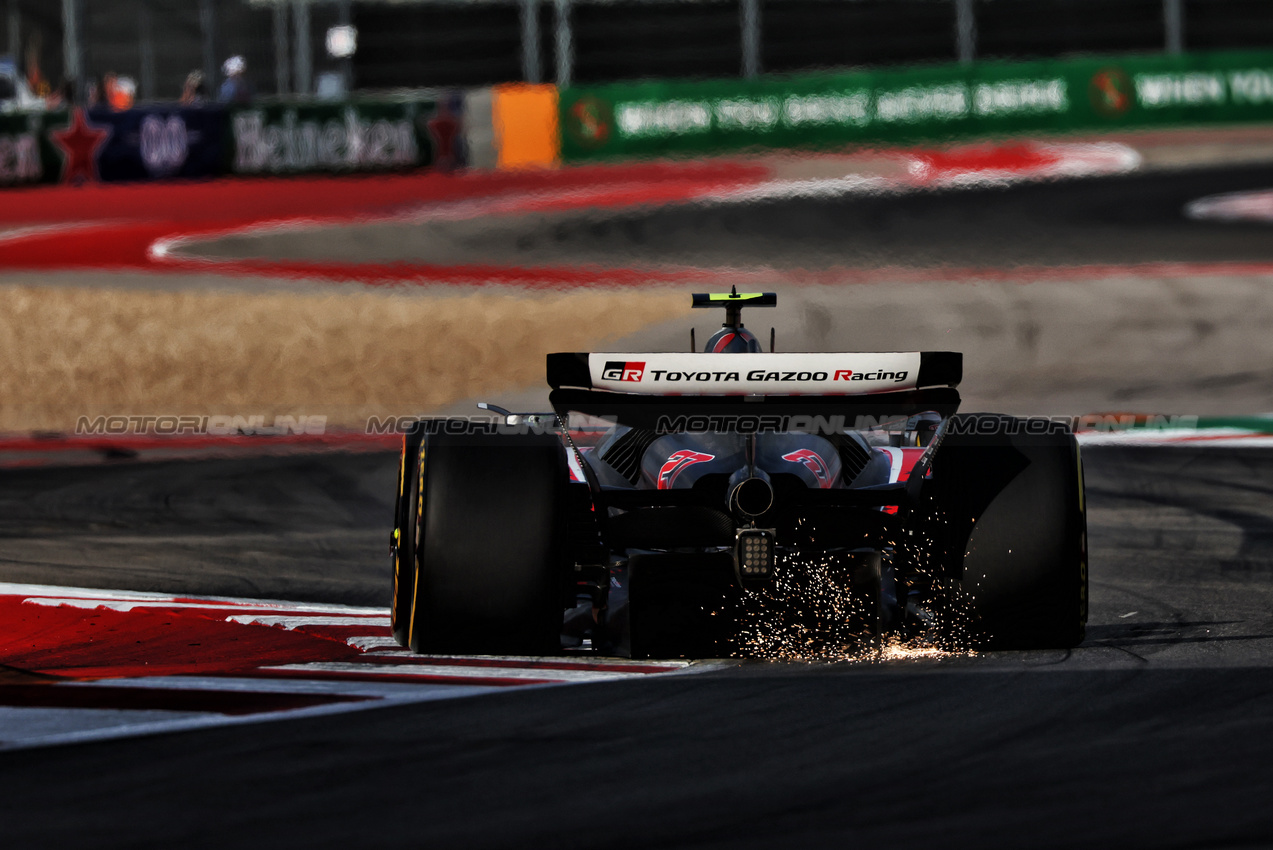 GP STATI UNITI, Nico Hulkenberg (GER) Haas VF-24 sends sparks flying.

18.10.2024. Formula 1 World Championship, Rd 19, United States Grand Prix, Austin, Texas, USA, Sprint Qualifiche Day

 - www.xpbimages.com, EMail: requests@xpbimages.com © Copyright: Coates / XPB Images