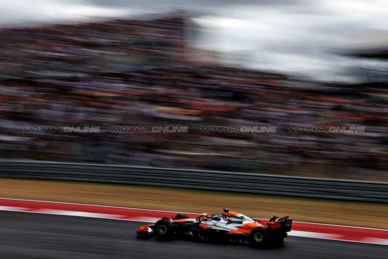 GP STATI UNITI, Oscar Piastri (AUS) McLaren MCL38.

18.10.2024. Formula 1 World Championship, Rd 19, United States Grand Prix, Austin, Texas, USA, Sprint Qualifiche Day

 - www.xpbimages.com, EMail: requests@xpbimages.com © Copyright: Coates / XPB Images