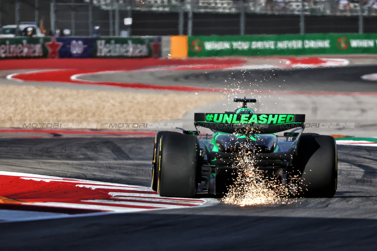 GP STATI UNITI, Valtteri Bottas (FIN) Sauber C44 sends sparks flying.

18.10.2024. Formula 1 World Championship, Rd 19, United States Grand Prix, Austin, Texas, USA, Sprint Qualifiche Day

 - www.xpbimages.com, EMail: requests@xpbimages.com © Copyright: Coates / XPB Images