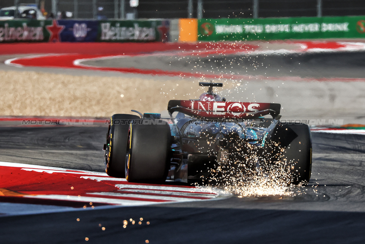 GP STATI UNITI, George Russell (GBR) Mercedes AMG F1 W15 sends sparks flying.

18.10.2024. Formula 1 World Championship, Rd 19, United States Grand Prix, Austin, Texas, USA, Sprint Qualifiche Day

 - www.xpbimages.com, EMail: requests@xpbimages.com © Copyright: Coates / XPB Images