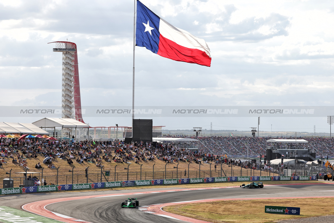 GP STATI UNITI, Zhou Guanyu (CHN) Sauber C44.

18.10.2024. Formula 1 World Championship, Rd 19, United States Grand Prix, Austin, Texas, USA, Sprint Qualifiche Day

- www.xpbimages.com, EMail: requests@xpbimages.com © Copyright: Bearne / XPB Images