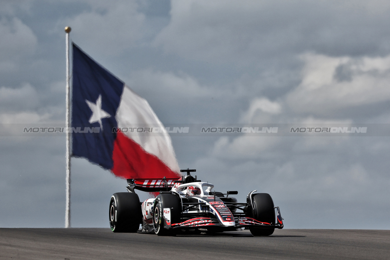 GP STATI UNITI, Kevin Magnussen (DEN) Haas VF-24.

18.10.2024. Formula 1 World Championship, Rd 19, United States Grand Prix, Austin, Texas, USA, Sprint Qualifiche Day

- www.xpbimages.com, EMail: requests@xpbimages.com © Copyright: Moy / XPB Images