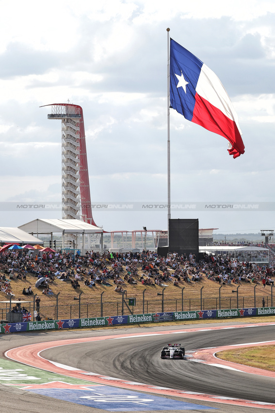 GP STATI UNITI, Nico Hulkenberg (GER) Haas VF-24.

18.10.2024. Formula 1 World Championship, Rd 19, United States Grand Prix, Austin, Texas, USA, Sprint Qualifiche Day

- www.xpbimages.com, EMail: requests@xpbimages.com © Copyright: Bearne / XPB Images