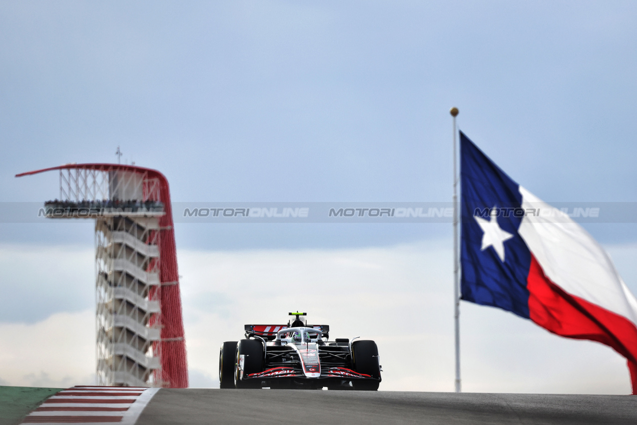 GP STATI UNITI, Nico Hulkenberg (GER) Haas VF-24.

18.10.2024. Formula 1 World Championship, Rd 19, United States Grand Prix, Austin, Texas, USA, Sprint Qualifiche Day

- www.xpbimages.com, EMail: requests@xpbimages.com © Copyright: Bearne / XPB Images