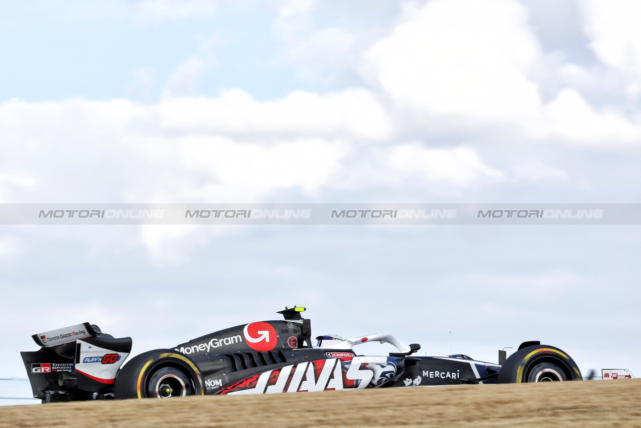 GP STATI UNITI, Nico Hulkenberg (GER) Haas VF-24.

18.10.2024. Formula 1 World Championship, Rd 19, United States Grand Prix, Austin, Texas, USA, Sprint Qualifiche Day

- www.xpbimages.com, EMail: requests@xpbimages.com © Copyright: Bearne / XPB Images