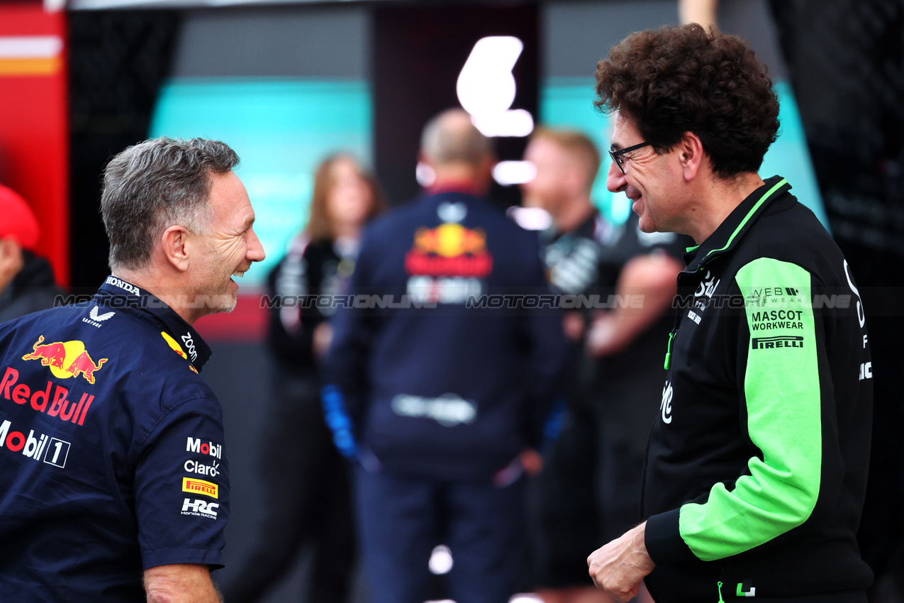 GP STATI UNITI, (L to R): Christian Horner (GBR) Red Bull Racing Team Principal with Mattia Binotto (ITA) Sauber Motorsport Chief Operating e Chief Technical Officer.

18.10.2024. Formula 1 World Championship, Rd 19, United States Grand Prix, Austin, Texas, USA, Sprint Qualifiche Day

- www.xpbimages.com, EMail: requests@xpbimages.com © Copyright: Batchelor / XPB Images