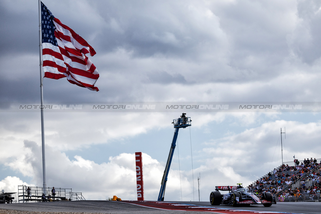 GP STATI UNITI, Nico Hulkenberg (GER) Haas VF-24.

18.10.2024. Formula 1 World Championship, Rd 19, United States Grand Prix, Austin, Texas, USA, Sprint Qualifiche Day

 - www.xpbimages.com, EMail: requests@xpbimages.com © Copyright: Rew / XPB Images