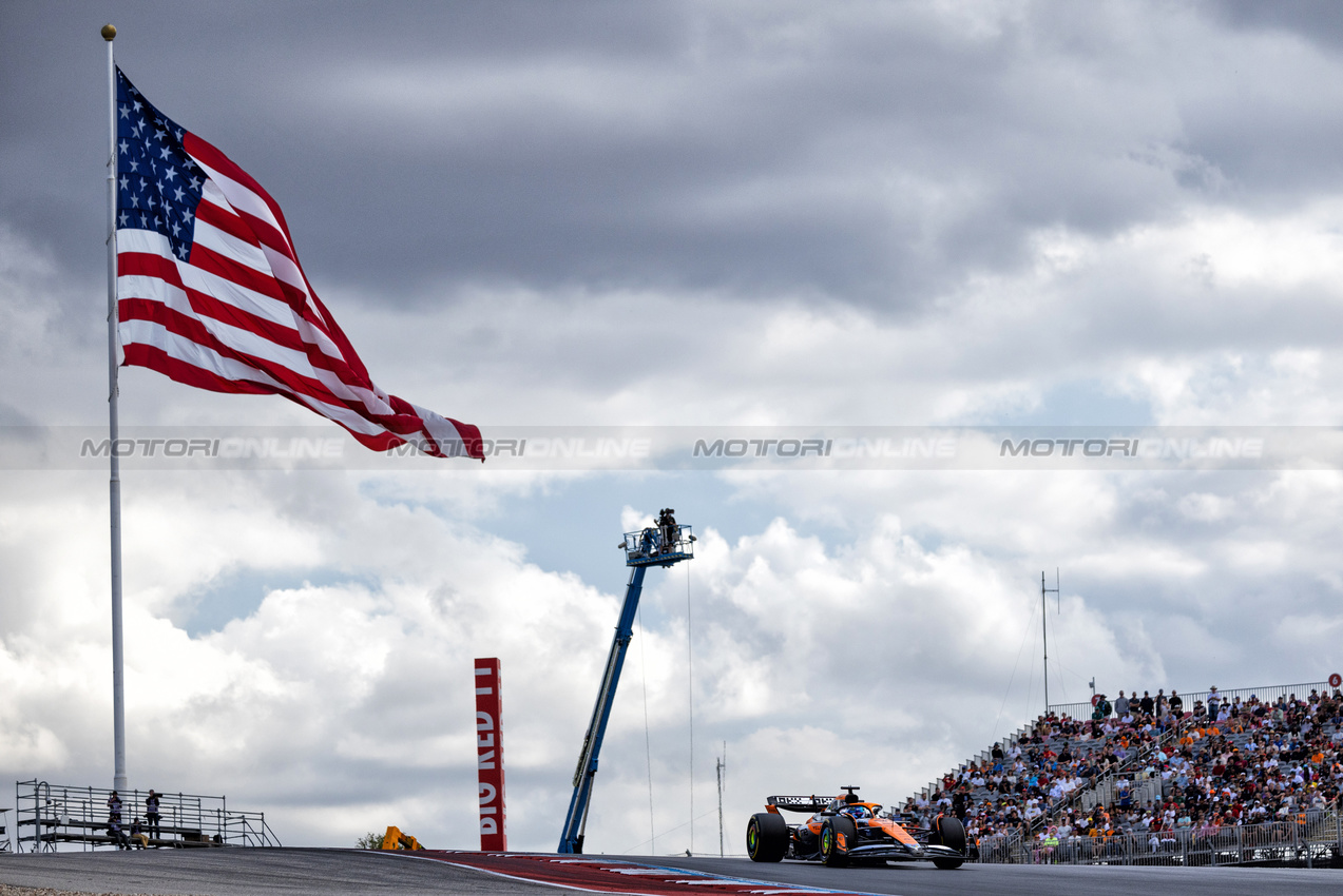 GP STATI UNITI, Oscar Piastri (AUS) McLaren MCL38.

18.10.2024. Formula 1 World Championship, Rd 19, United States Grand Prix, Austin, Texas, USA, Sprint Qualifiche Day

 - www.xpbimages.com, EMail: requests@xpbimages.com © Copyright: Rew / XPB Images