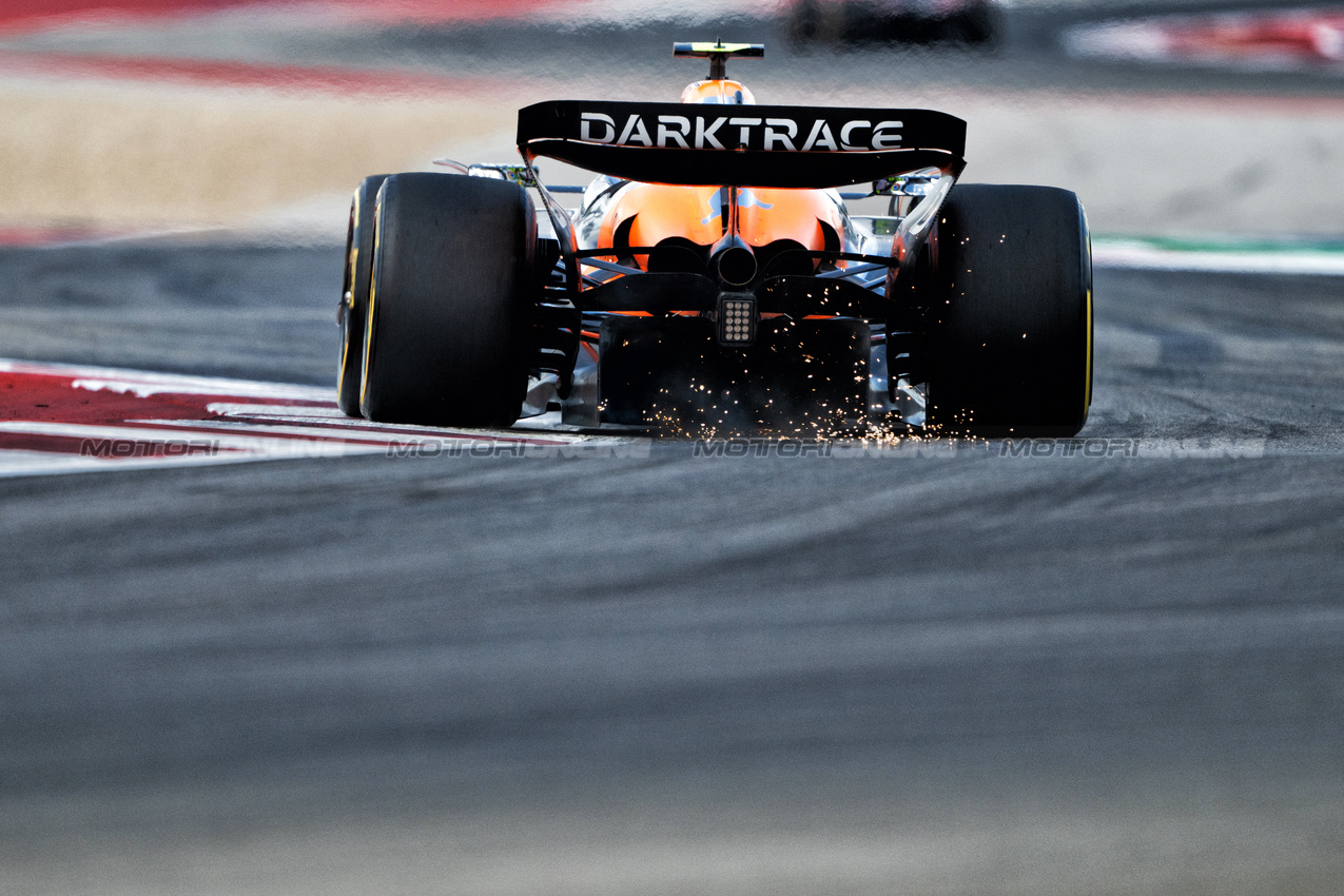 GP STATI UNITI, Lando Norris (GBR) McLaren MCL38.

18.10.2024. Formula 1 World Championship, Rd 19, United States Grand Prix, Austin, Texas, USA, Sprint Qualifiche Day

- www.xpbimages.com, EMail: requests@xpbimages.com © Copyright: Price / XPB Images