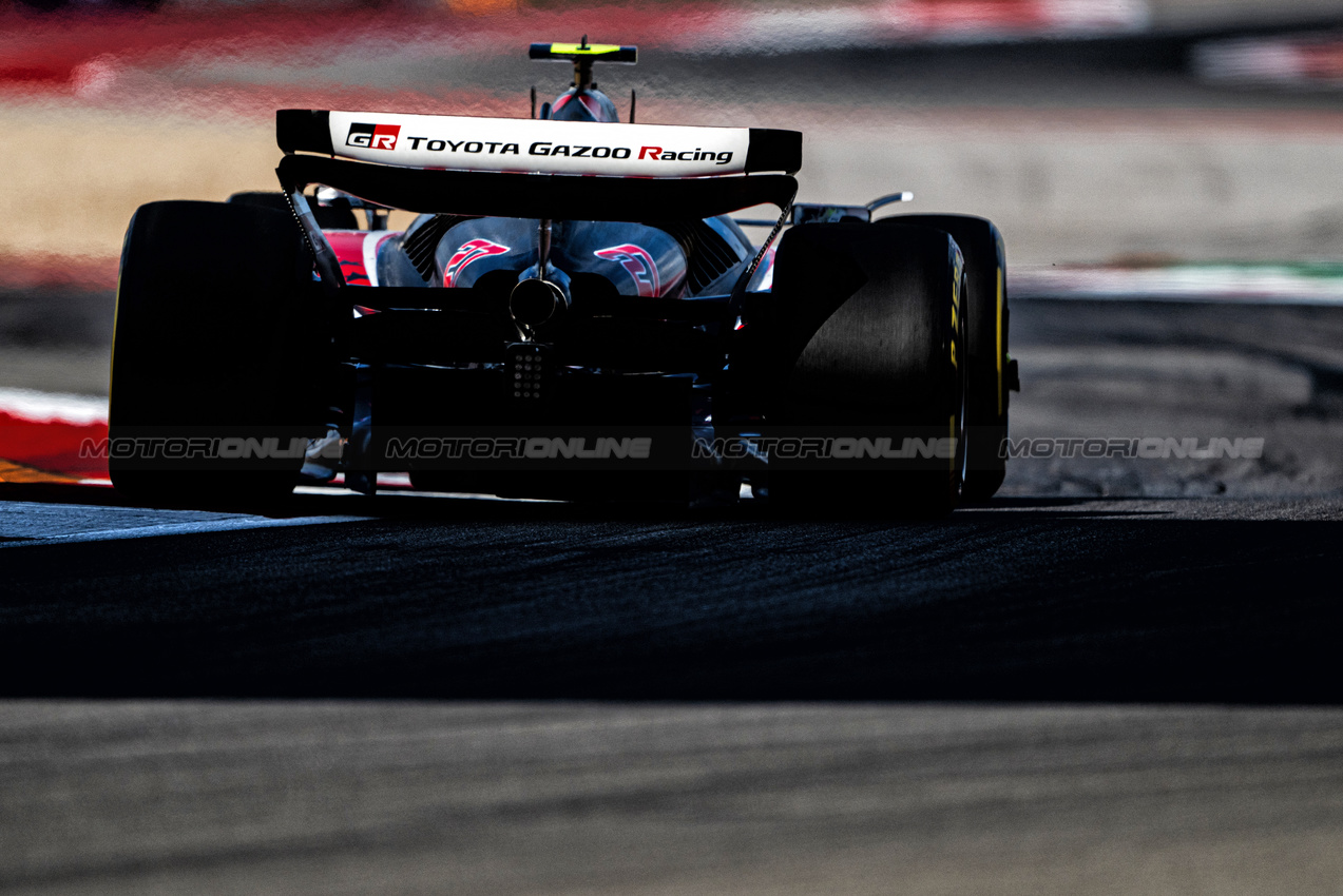 GP STATI UNITI, Nico Hulkenberg (GER) Haas VF-24.

18.10.2024. Formula 1 World Championship, Rd 19, United States Grand Prix, Austin, Texas, USA, Sprint Qualifiche Day

- www.xpbimages.com, EMail: requests@xpbimages.com © Copyright: Price / XPB Images