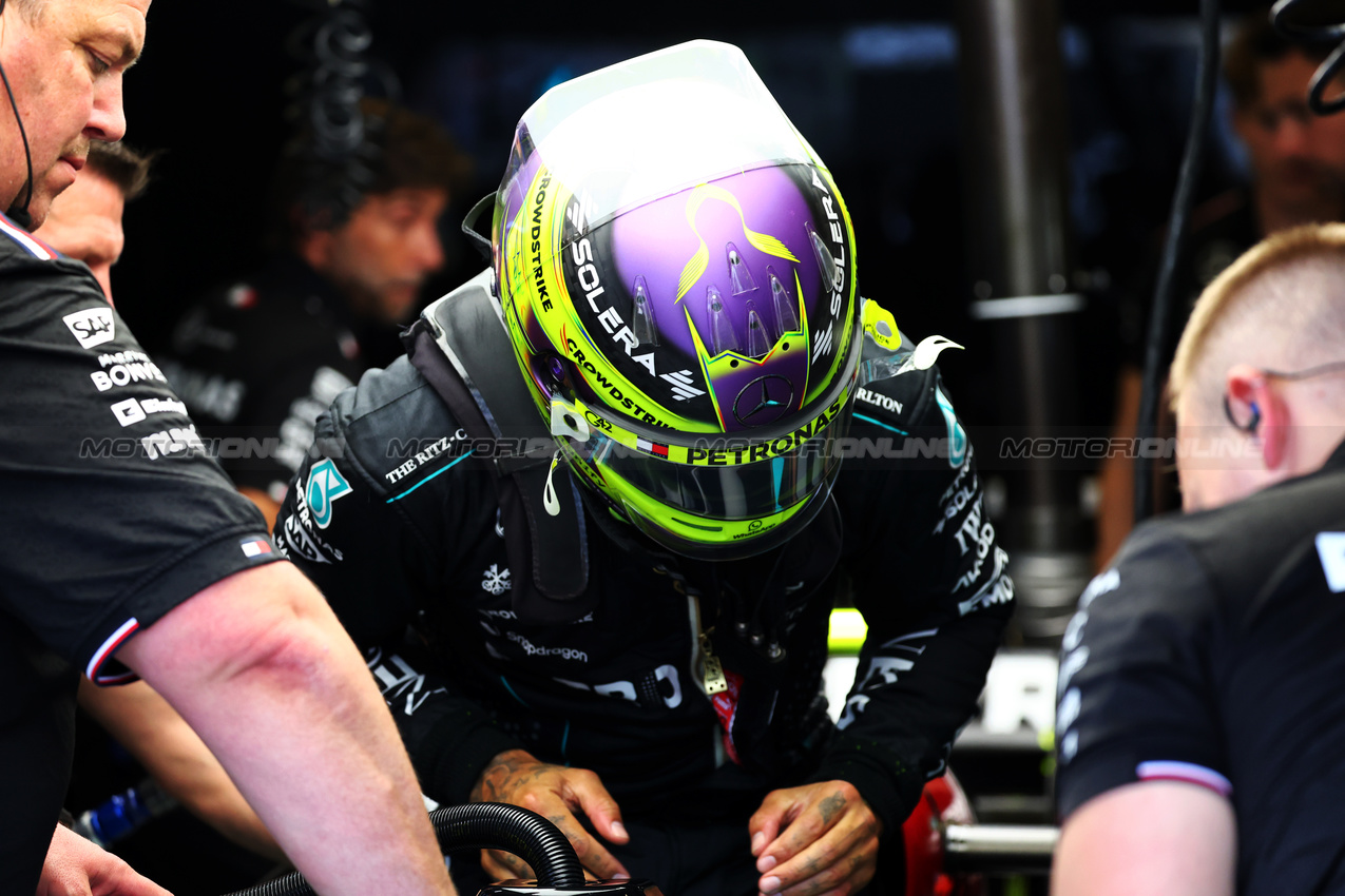 GP STATI UNITI, Lewis Hamilton (GBR) Mercedes AMG F1 W15.

18.10.2024. Formula 1 World Championship, Rd 19, United States Grand Prix, Austin, Texas, USA, Sprint Qualifiche Day

- www.xpbimages.com, EMail: requests@xpbimages.com © Copyright: Batchelor / XPB Images