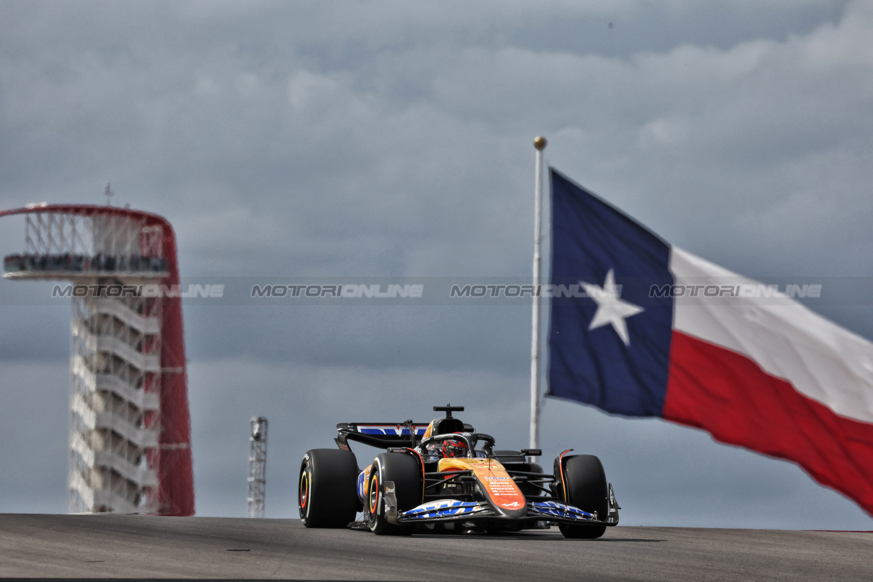 GP STATI UNITI, Esteban Ocon (FRA) Alpine F1 Team A524.

18.10.2024. Formula 1 World Championship, Rd 19, United States Grand Prix, Austin, Texas, USA, Sprint Qualifiche Day

- www.xpbimages.com, EMail: requests@xpbimages.com © Copyright: Moy / XPB Images