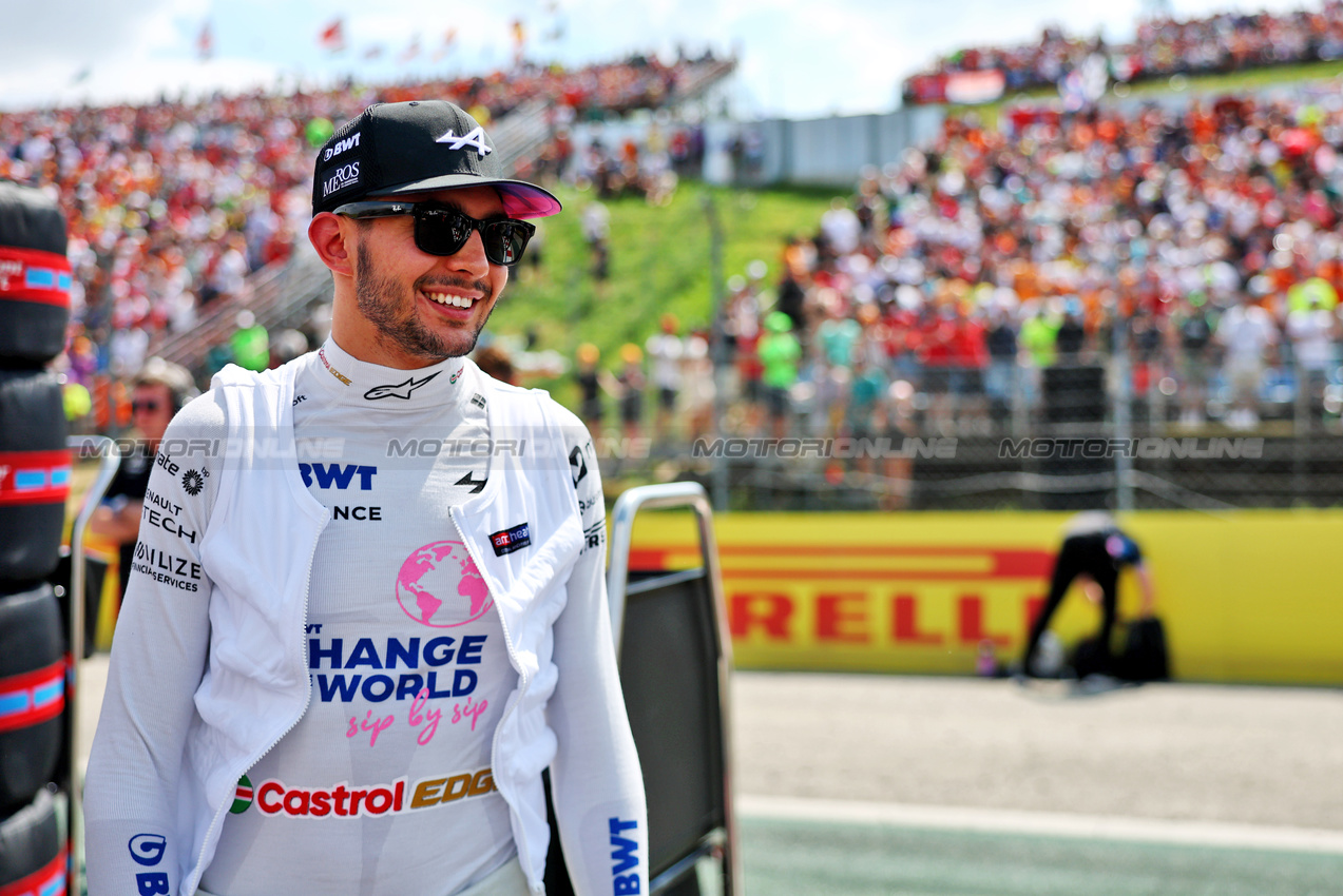 GP UNGHERIA, Esteban Ocon (FRA) Alpine F1 Team on the grid.

21.07.2024. Formula 1 World Championship, Rd 13, Hungarian Grand Prix, Budapest, Hungary, Gara Day.

- www.xpbimages.com, EMail: requests@xpbimages.com © Copyright: Charniaux / XPB Images