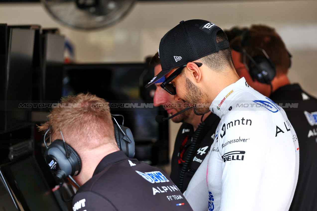 GP UNGHERIA, Esteban Ocon (FRA) Alpine F1 Team.

21.07.2024. Formula 1 World Championship, Rd 13, Hungarian Grand Prix, Budapest, Hungary, Gara Day.

 - www.xpbimages.com, EMail: requests@xpbimages.com © Copyright: Coates / XPB Images