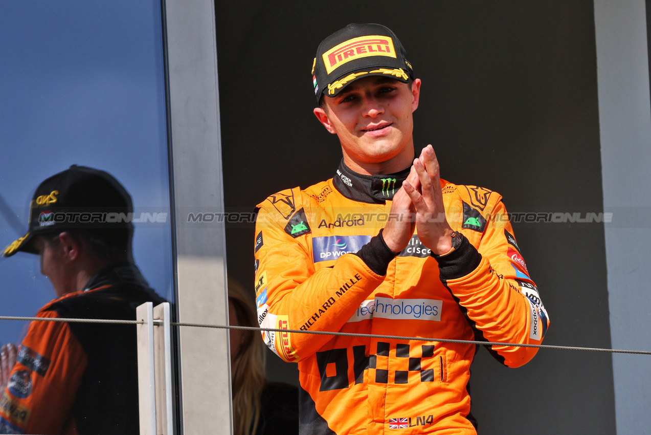 GP UNGHERIA, Gara winner Oscar Piastri (AUS) McLaren celebrates on the podium.

21.07.2024. Formula 1 World Championship, Rd 13, Hungarian Grand Prix, Budapest, Hungary, Gara Day.

- www.xpbimages.com, EMail: requests@xpbimages.com © Copyright: Batchelor / XPB Images