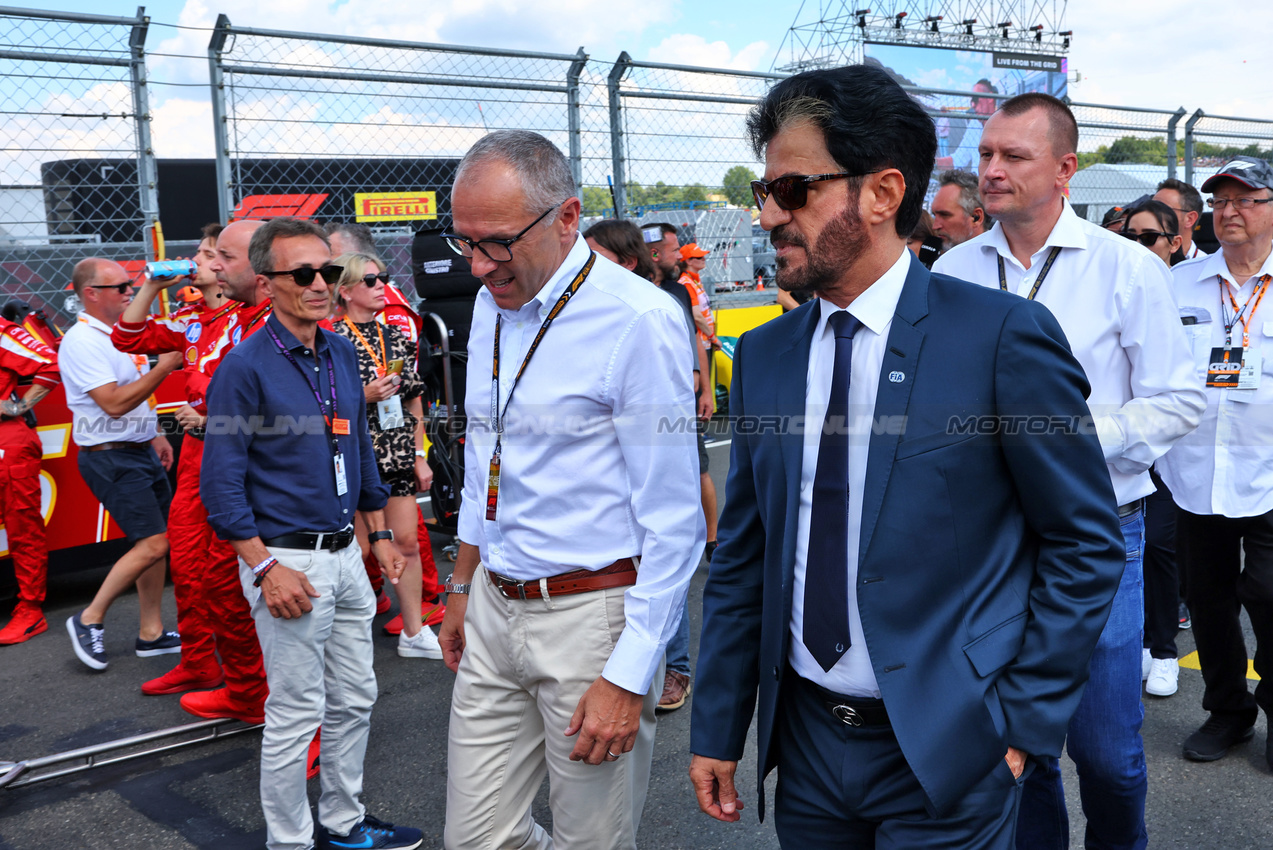 GP UNGHERIA, (L to R): Stefano Domenicali (ITA) Formula One President e CEO with Mohammed Bin Sulayem (UAE) FIA President on the grid.

21.07.2024. Formula 1 World Championship, Rd 13, Hungarian Grand Prix, Budapest, Hungary, Gara Day.

- www.xpbimages.com, EMail: requests@xpbimages.com © Copyright: Batchelor / XPB Images