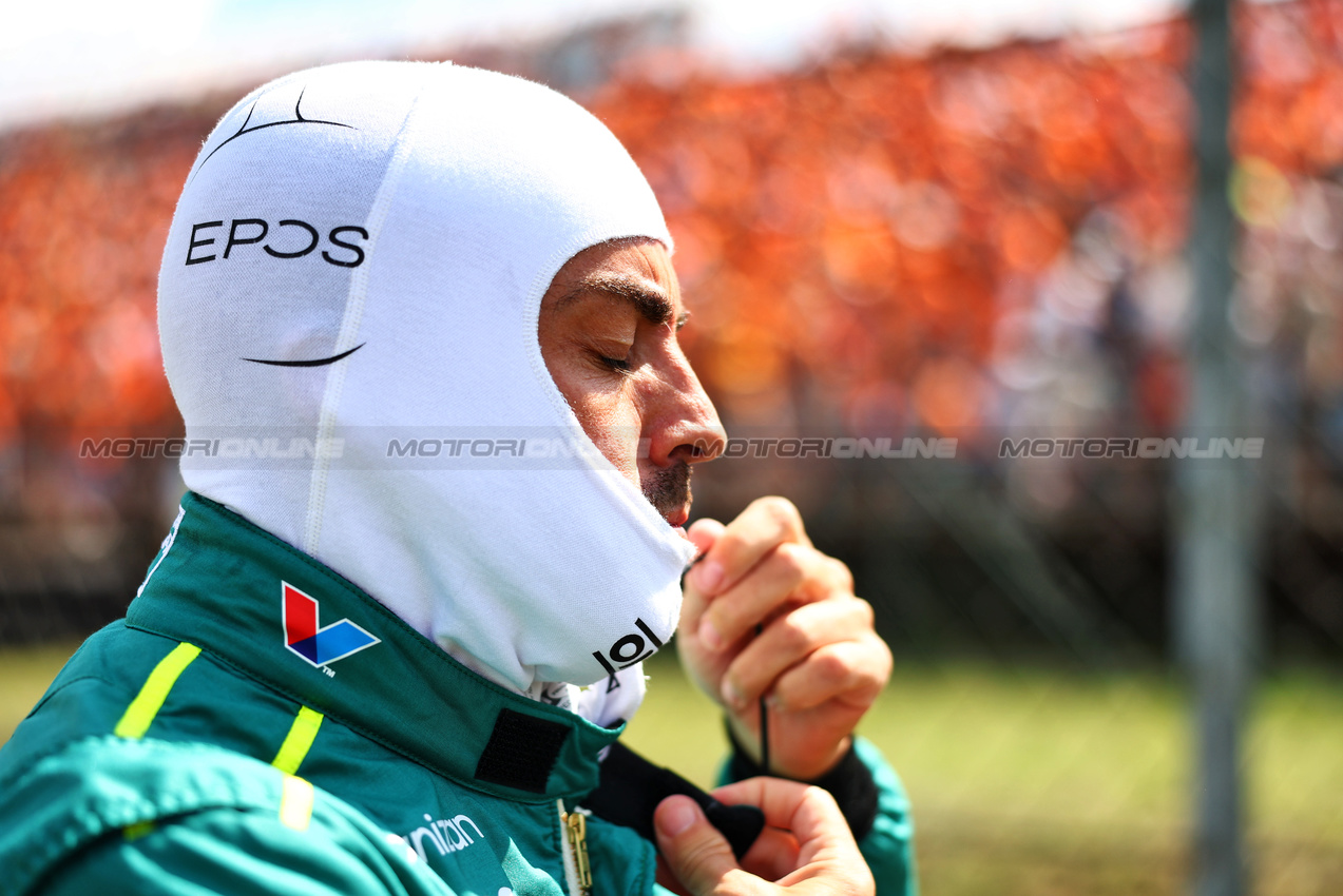 GP UNGHERIA, Fernando Alonso (ESP) Aston Martin F1 Team on the grid.

21.07.2024. Formula 1 World Championship, Rd 13, Hungarian Grand Prix, Budapest, Hungary, Gara Day.

 - www.xpbimages.com, EMail: requests@xpbimages.com © Copyright: Coates / XPB Images