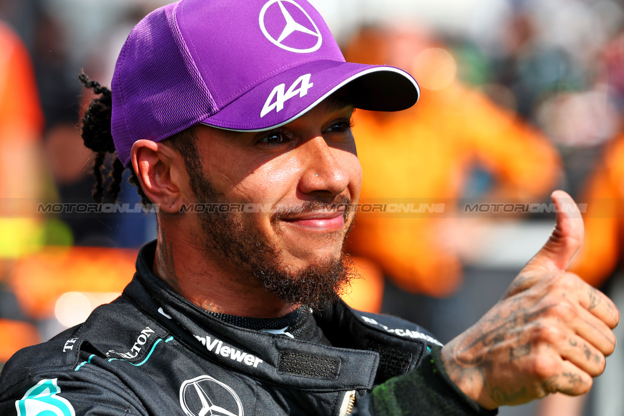 GP UNGHERIA, Lewis Hamilton (GBR) Mercedes AMG F1 celebrates his third position in parc ferme.

21.07.2024. Formula 1 World Championship, Rd 13, Hungarian Grand Prix, Budapest, Hungary, Gara Day.

 - www.xpbimages.com, EMail: requests@xpbimages.com © Copyright: Coates / XPB Images