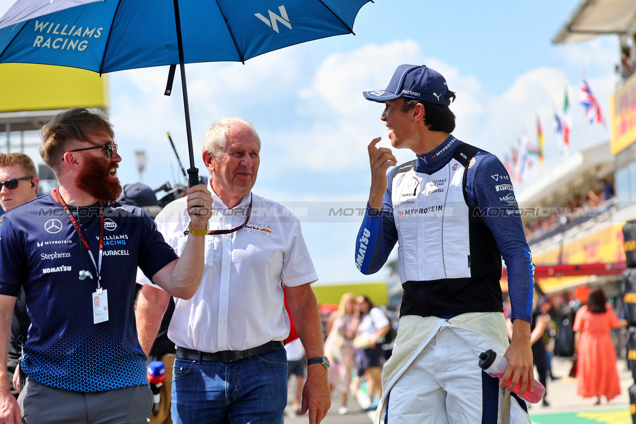GP UNGHERIA, (L to R): Dr Helmut Marko (AUT) Red Bull Motorsport Consultant with Alexander Albon (THA) Williams Racing on the grid.

21.07.2024. Formula 1 World Championship, Rd 13, Hungarian Grand Prix, Budapest, Hungary, Gara Day.

- www.xpbimages.com, EMail: requests@xpbimages.com © Copyright: Batchelor / XPB Images