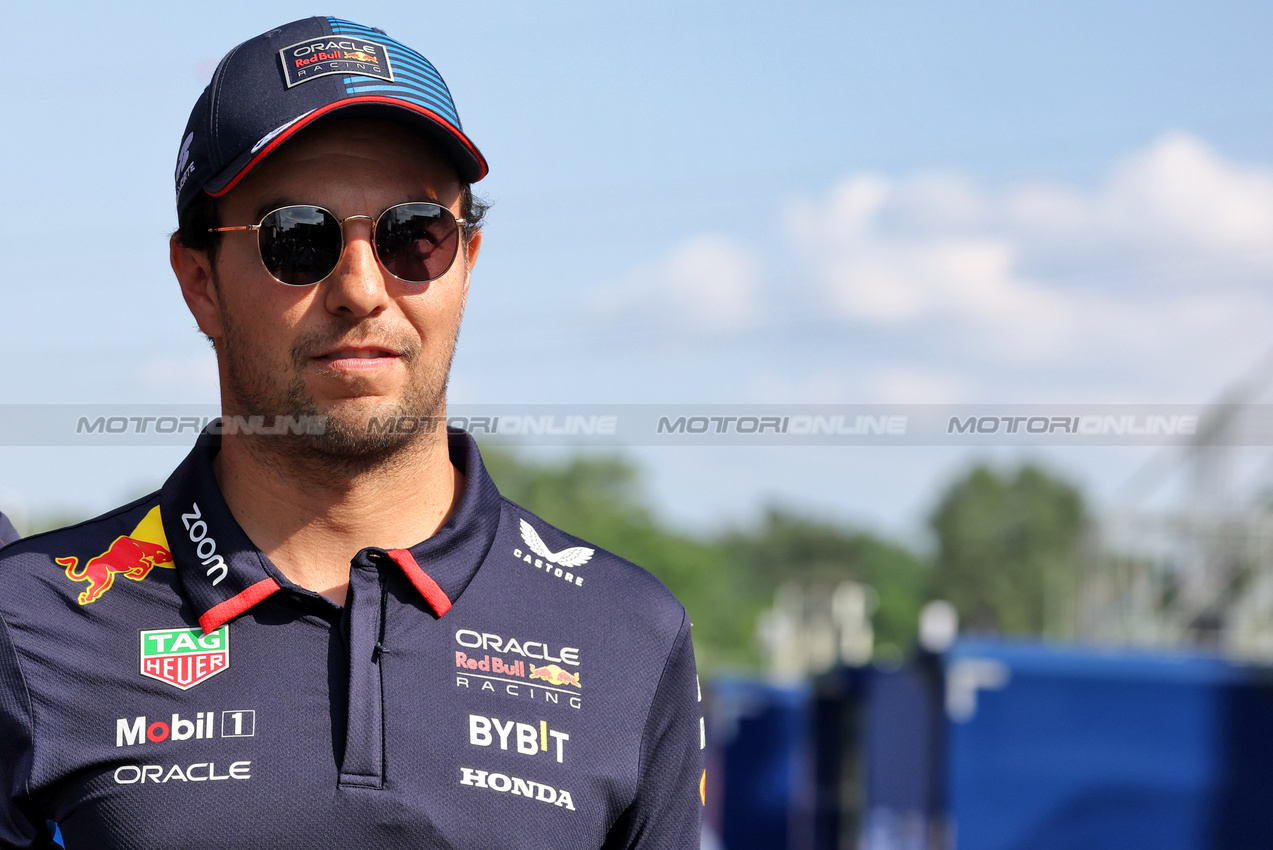 GP UNGHERIA, Sergio Perez (MEX) Red Bull Racing.

18.07.2024. Formula 1 World Championship, Rd 13, Hungarian Grand Prix, Budapest, Hungary, Preparation Day.

- www.xpbimages.com, EMail: requests@xpbimages.com © Copyright: Bearne / XPB Images