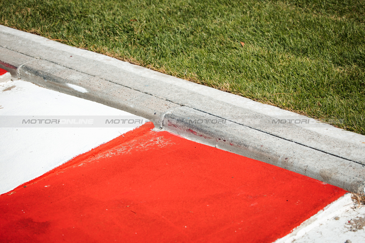 GP UNGHERIA, Circuit Atmosfera - kerb detail.

18.07.2024. Formula 1 World Championship, Rd 13, Hungarian Grand Prix, Budapest, Hungary, Preparation Day.

- www.xpbimages.com, EMail: requests@xpbimages.com © Copyright: Bearne / XPB Images