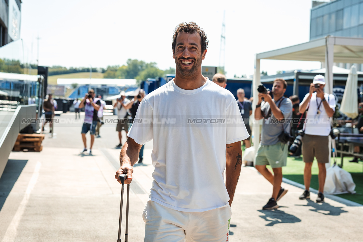 GP UNGHERIA, Daniel Ricciardo (AUS) RB.

18.07.2024. Formula 1 World Championship, Rd 13, Hungarian Grand Prix, Budapest, Hungary, Preparation Day.

- www.xpbimages.com, EMail: requests@xpbimages.com © Copyright: Bearne / XPB Images