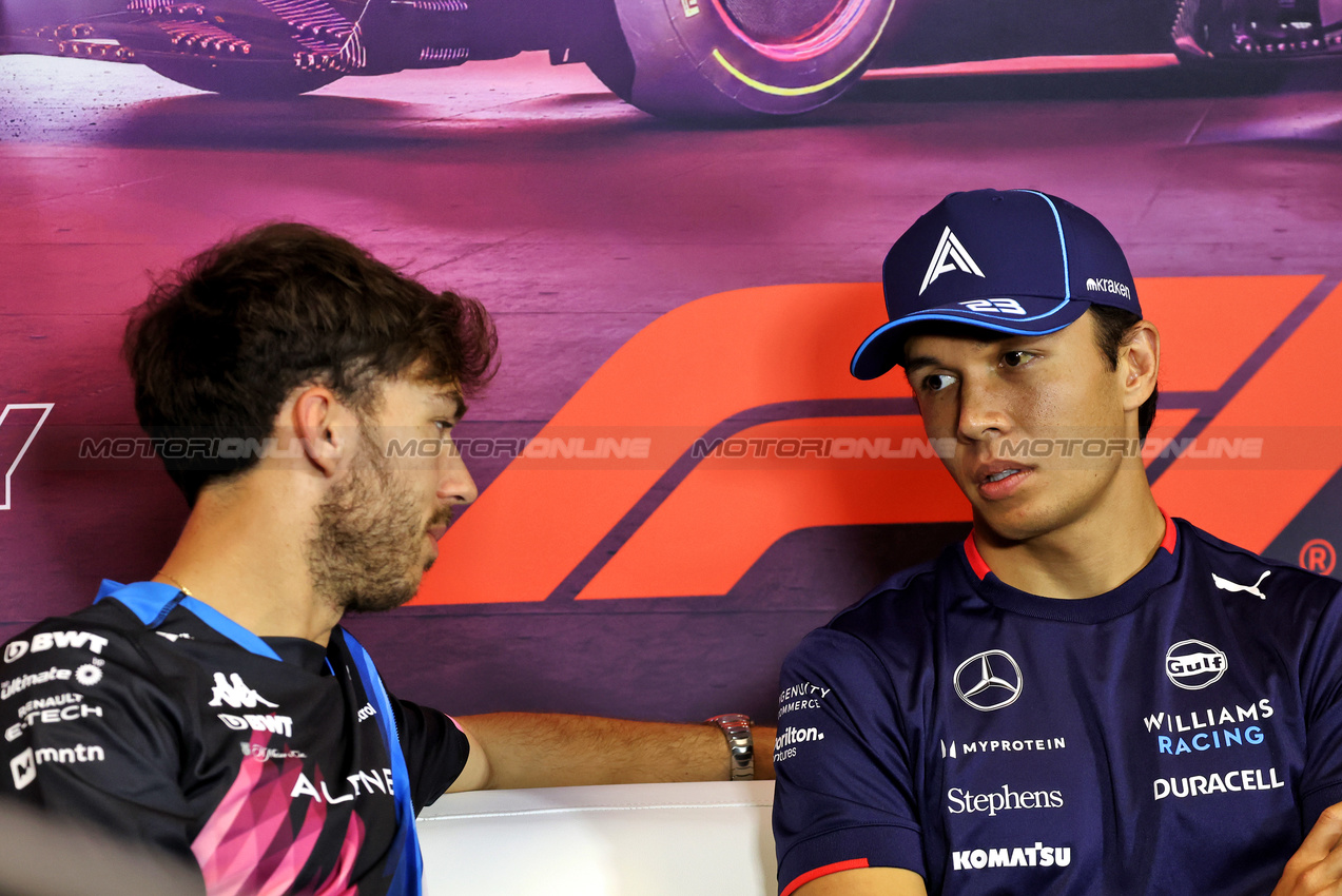 GP UNGHERIA, (L to R): Pierre Gasly (FRA) Alpine F1 Team e Alexander Albon (THA) Williams Racing in the FIA Press Conference.

18.07.2024. Formula 1 World Championship, Rd 13, Hungarian Grand Prix, Budapest, Hungary, Preparation Day.

- www.xpbimages.com, EMail: requests@xpbimages.com © Copyright: Bearne / XPB Images