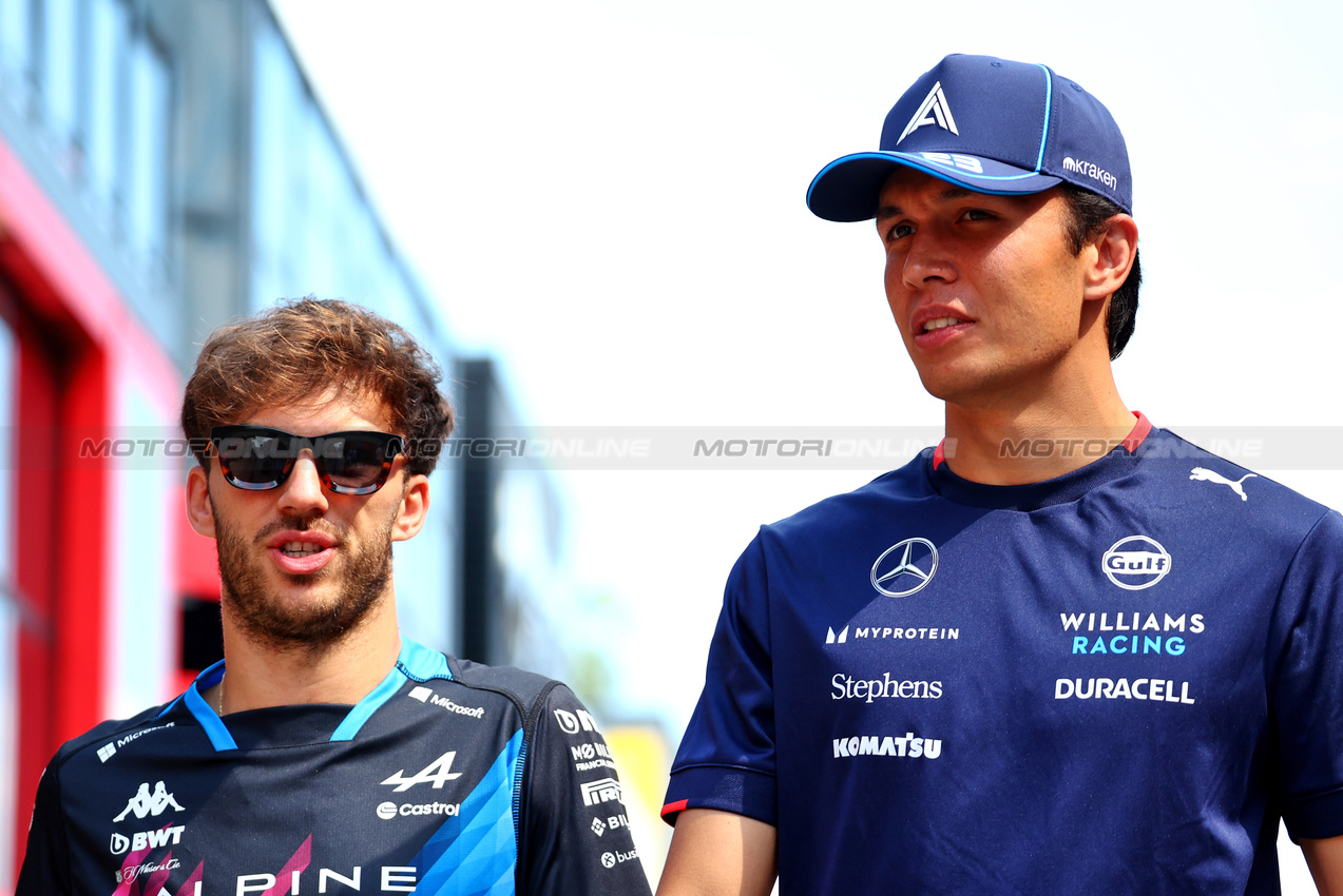 GP UNGHERIA, (L to R): Pierre Gasly (FRA) Alpine F1 Team e Alexander Albon (THA) Williams Racing.

18.07.2024. Formula 1 World Championship, Rd 13, Hungarian Grand Prix, Budapest, Hungary, Preparation Day.

 - www.xpbimages.com, EMail: requests@xpbimages.com © Copyright: Coates / XPB Images