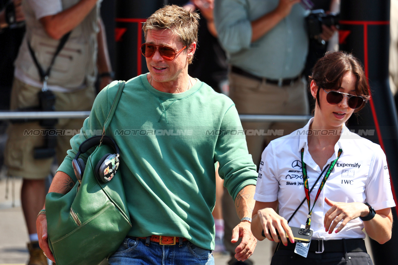 GP UNGHERIA, Brad Pitt (USA) Actor.

19.07.2024. Formula 1 World Championship, Rd 13, Hungarian Grand Prix, Budapest, Hungary, Practice Day.

 - www.xpbimages.com, EMail: requests@xpbimages.com © Copyright: Coates / XPB Images