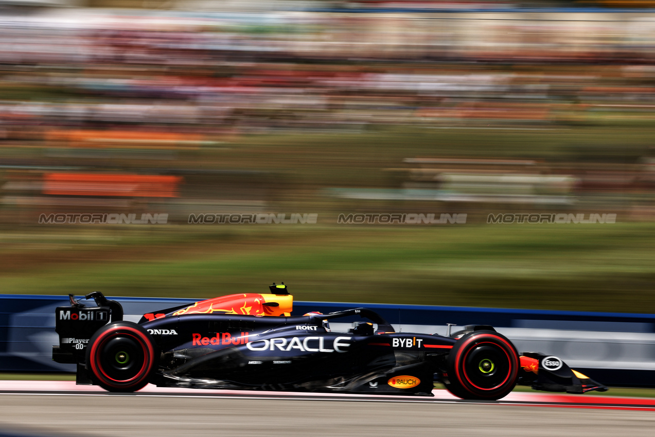 GP UNGHERIA, Sergio Perez (MEX) Red Bull Racing RB20.

19.07.2024. Formula 1 World Championship, Rd 13, Hungarian Grand Prix, Budapest, Hungary, Practice Day.

 - www.xpbimages.com, EMail: requests@xpbimages.com © Copyright: Coates / XPB Images
