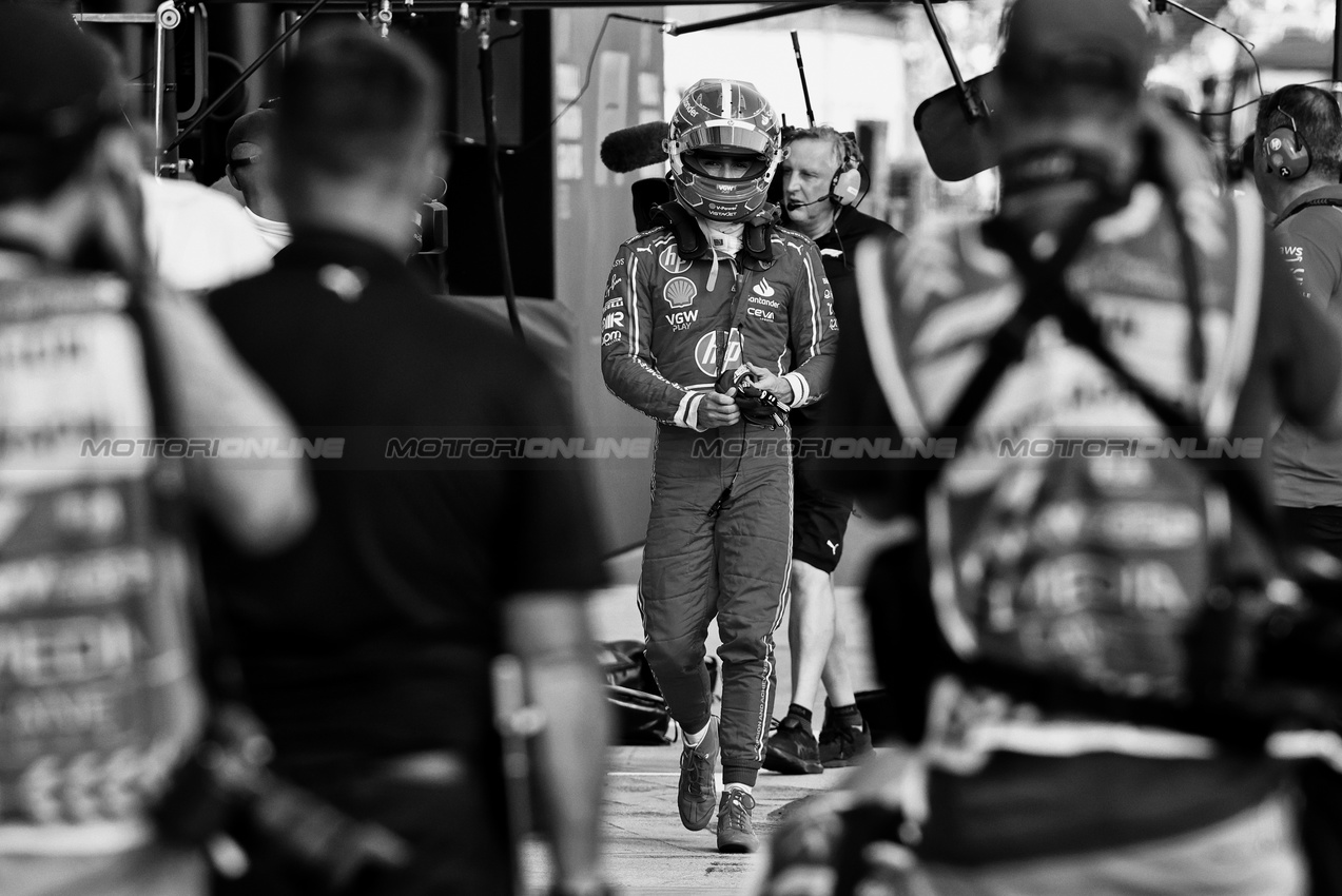 GP UNGHERIA, Charles Leclerc (MON) Ferrari returns to the pit lane after crashing in the second practice session.

19.07.2024. Formula 1 World Championship, Rd 13, Hungarian Grand Prix, Budapest, Hungary, Practice Day.

- www.xpbimages.com, EMail: requests@xpbimages.com © Copyright: Batchelor / XPB Images
